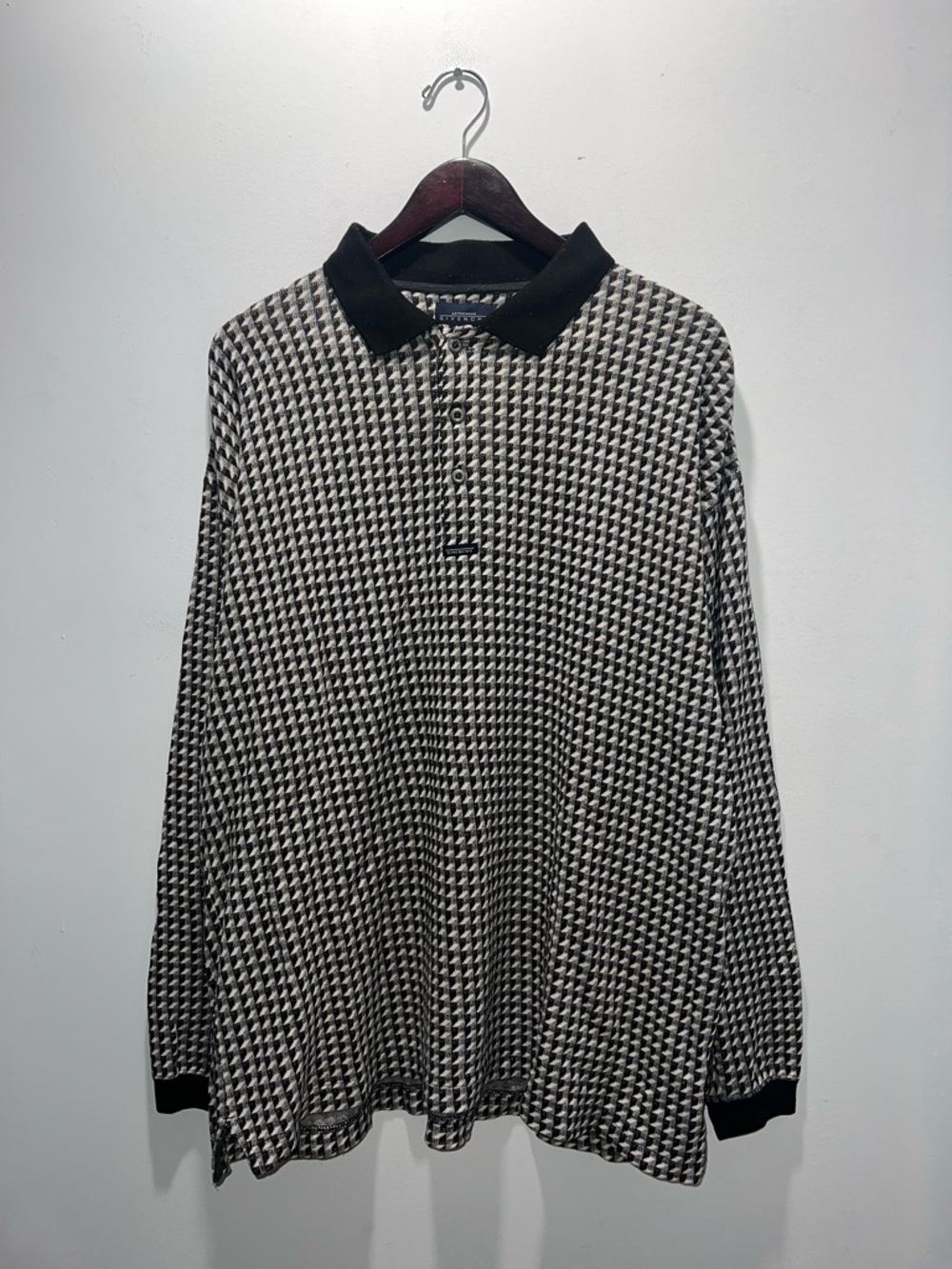 👕🌶️ Vintage Givenchy Activewear "Cubes" Patterned Collared Long Sleeve Shirt